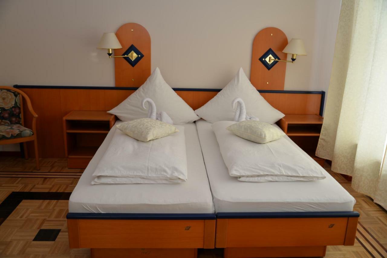 Pension Francesco Nuremberg Ngoại thất bức ảnh